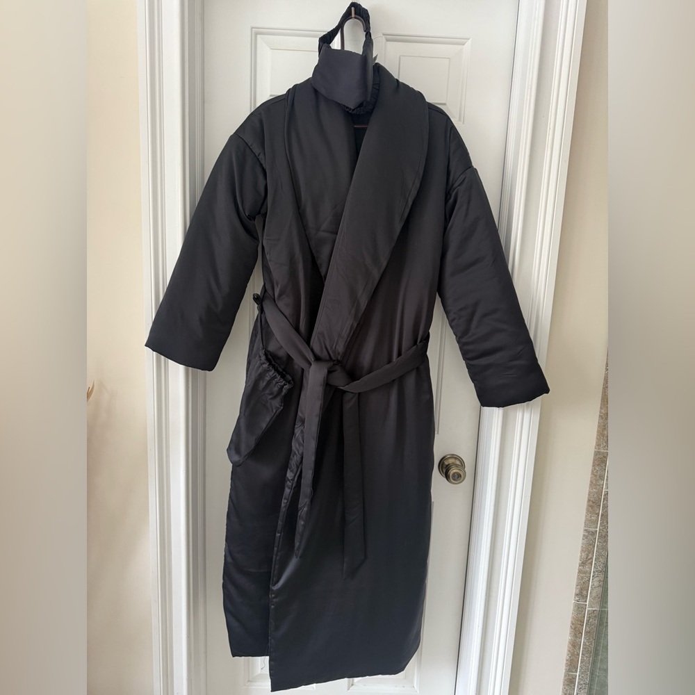 Victoria’s Secret Women's Black Dream Satin Duvet robe & eye mask set XS S